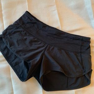 Lululemon black speed up shorts 2.5in inseam